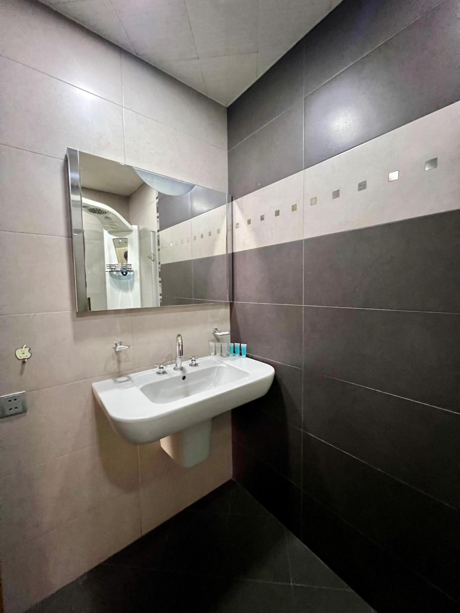Promenade 2 Bdr Apartment Baku Exteriör bild